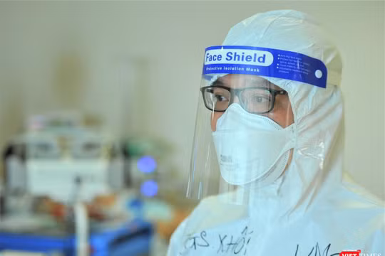 Bác sĩ Lê Minh Khôi trực chiến tại Trung tâm Hồi sức COVID-19 Bệnh viện Đại học Y Dược TP.HCM suốt 8 tháng mới được về nhà