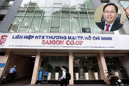 Ông Diệp Dũng (ảnh nhỏ góc bên phải) bị khởi tố, bắt tạm giam trước đó vì có sai phạm cá nhân trong việc tăng vốn điều lệ tại Saigon Co.op