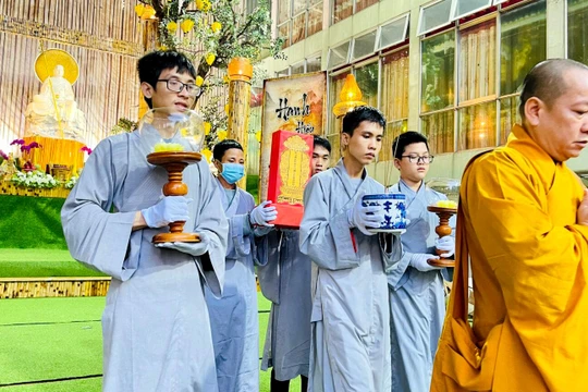 Tại Việt Nam Quốc Tự đã tổ chức đại lễ tưởng niệm đồng bào tử vong do COVID-19.