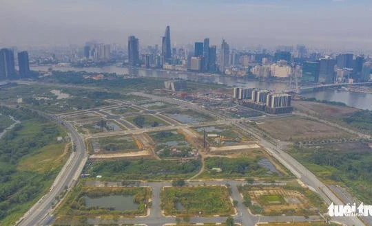 Ngày mai hết hạn 180 ngày, hai doanh nghiệp trúng đấu giá đất Thủ Thiêm vẫn chưa nộp tiền - Ảnh: Tuổi trẻ