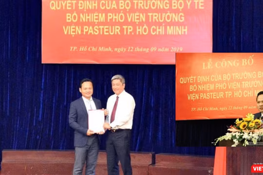 TS.BS Hoàng Quốc Cường hồi năm 2019 khi được bổ nhiệm Phó Viện trưởng Viện Pasteur TP.HCM. Ảnh: Hòa Bình