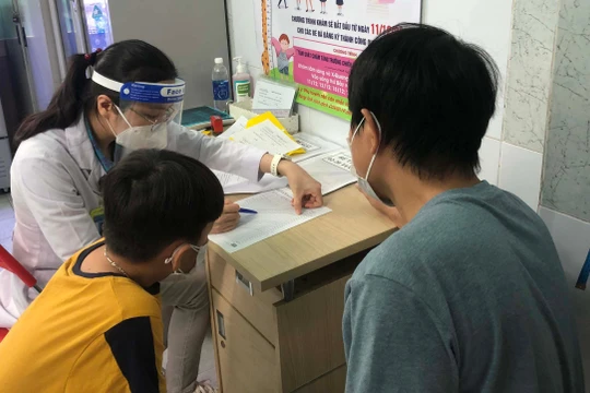 Trẻ khám tầm soát chậm tăng trưởng chiều cao tại BV NTP năm 2021. Ảnh: BVCC 