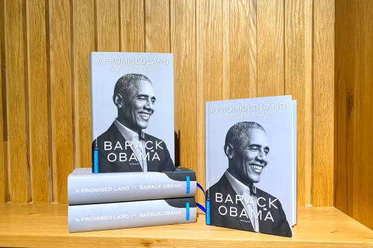 Hồi ký “Miền đất hứa” của cựu Tổng thống Barack Obama vừa ra mắt ấn bản tiếng Việt 