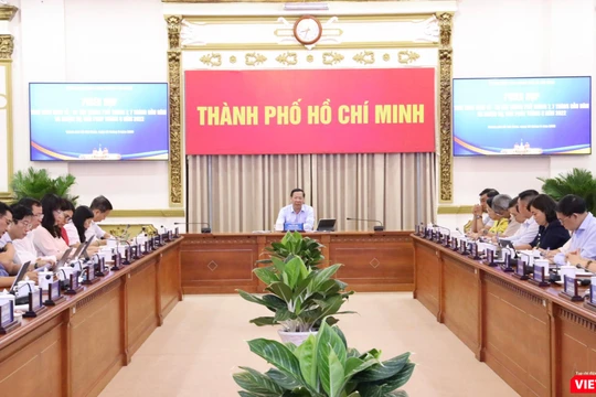 Chủ tịch UBND TP.HCM Phan Văn Mãi chỉ đạo tại cuộc họp về tình hình kinh tế xã hội sáng ngày 4/8