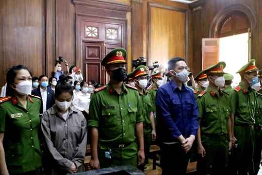 Phiên tòa xử "dì ghẻ" bạo hành đến chết con chồng đã tạm hoãn để điều tra bổ sung. Ảnh: TTXVN