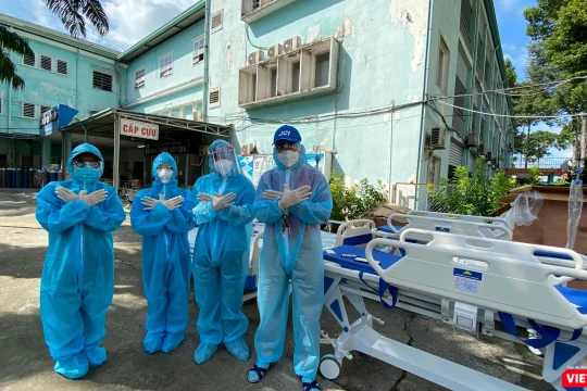 Tình nguyện viên đi chống dịch trong những ngày căng thẳng cao trào dịch bệnh 