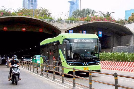 Sở GTVT TP.HCM đề xuất sử dụng xe bus điện tuyến bus nhanh BRT đại lộ Võ Văn Kiệt - Mai Chí Thọ 