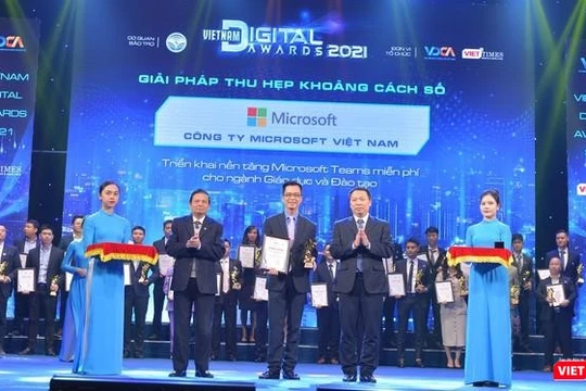 Microsoft Việt Nam vinh dự nhận giải thưởng Chuyển đổi số Việt Nam năm 2021
