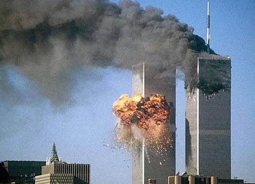 Vụ khủng bố 11/9/2001 mở đầu kỷ nguyên chiến tranh địa-chính trị trong thế kỷ XXI (Ảnh: AP)