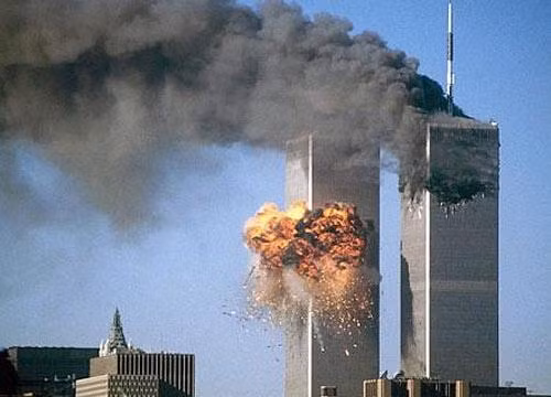 Vụ khủng bố 11/9/2001 mở đầu kỷ nguyên chiến tranh địa-chính trị trong thế kỷ XXI (Ảnh: AP)