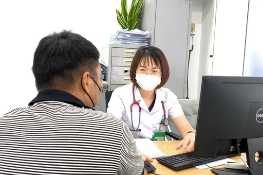 Hay ăn rau sống, bệnh nhân phát hiện sán dây dài 3 mét trong người