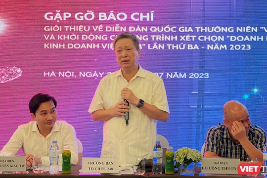 Ông Hồ Anh Tuấn - Chủ tịch Hiệp hội Phát triển Văn hóa Doanh nhân Việt Nam, Trưởng Ban Tổ chức 248 - giới thiệu về Diễn đàn quốc gia thường niên “Văn hóa với doanh nghiệp”