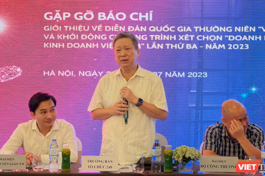 Ông Hồ Anh Tuấn - Chủ tịch Hiệp hội Phát triển Văn hóa Doanh nhân Việt Nam, Trưởng Ban Tổ chức 248 - giới thiệu về Diễn đàn quốc gia thường niên “Văn hóa với doanh nghiệp”