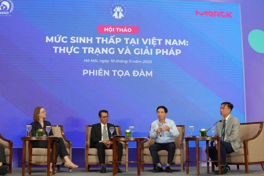 Các chuyên gia thảo luận về các giải pháp ngăn chặn mức sinh thấp