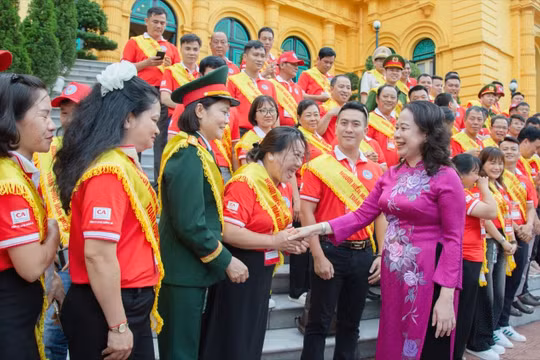 Hành trình yêu thương từ những người khoác áo blouse trắng