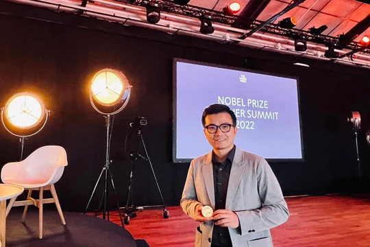 Giáo sư Trần Xuân Bách - một nhà khoa học trẻ và tài năng