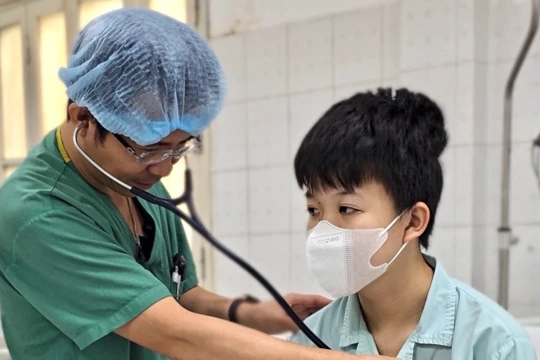 Cậu bé 14 tuổi được “tái sinh” sau ca ghép tim thành công từ ân tình của cộng đồng