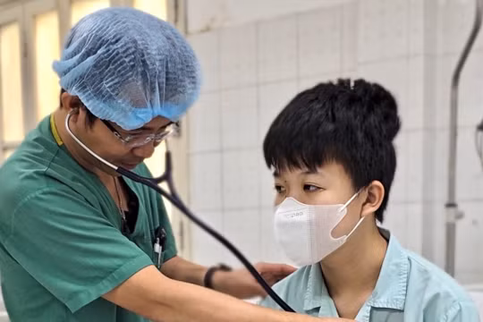 Cậu bé 14 tuổi được “tái sinh” sau ca ghép tim thành công từ ân tình của cộng đồng