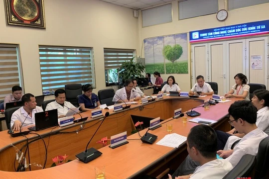 Các chuyên gia thuộc nhiều chuyên khoa của BV Đại học Y Hà Nội tham gia KCB từ xa để hỗ trợ các bác sĩ tuyến dưới