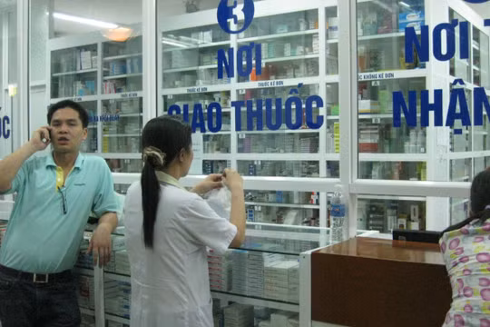 Các bệnh viện phải công khai giá thuốc bảo hiểm y tế trúng thầu