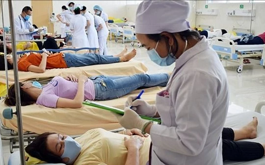 Nhiều cơ sở được cấp chứng nhận an toàn thực phẩm vẫn thu gom nguyên liệu trôi nổi