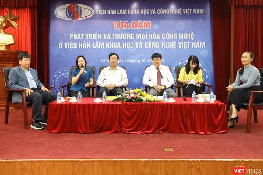 Tọa đàm “Phát triển và thương mại hóa công nghệ ở Viện Hàn Lâm Khoa học và Công nghệ Việt Nam” được tổ chức vào sáng nay (Ảnh: Minh Thúy) 