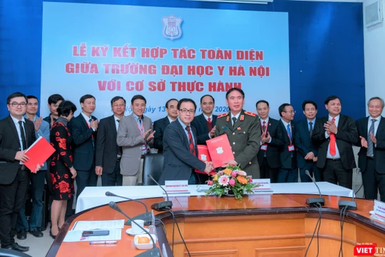 Bệnh viện Y học cổ truyền - Bộ Công an ký cam kết hợp tác toàn diện với Trường Đại học Y Hà Nội