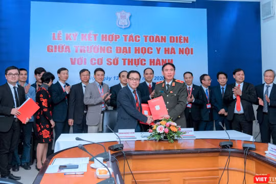 Bệnh viện Y học cổ truyền - Bộ Công an ký cam kết hợp tác toàn diện với Trường Đại học Y Hà Nội