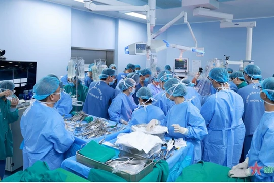 Chàng trai 20 tuổi hiến tạng, hai bệnh viện quân đội phối hợp lấy - ghép 7 mô tạng