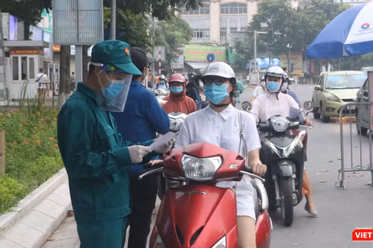  Kiểm tra tại chốt phòng, chống dịch 