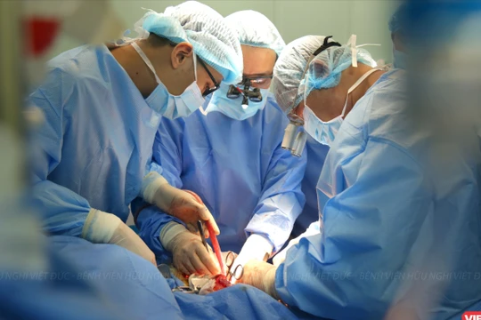 Tháo gỡ được các “điểm nghẽn” về đấu thầu, bệnh viện mới có đủ thuốc và vật tư y tế