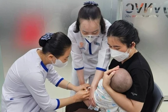 Bộ Y tế lập 6 đoàn kiểm tra chiến dịch tiêm vắc xin sởi tại các địa phương