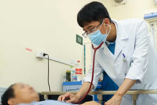 Đột quỵ mùa nắng nóng, chuyên gia chỉ cách nhận biết và xử trí