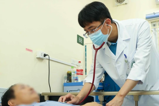 Đột quỵ mùa nắng nóng, chuyên gia chỉ cách nhận biết và xử trí