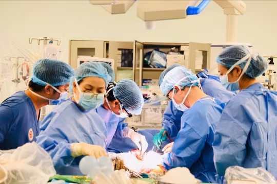 50 giờ chạy đua với thời gian để tái sinh cho nhiều người bệnh