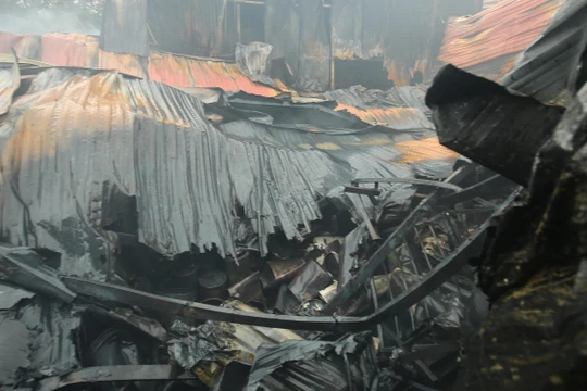 Hiện trường vụ cháy tại phường Trung Văn, quận Nam Từ Liêm, Hà Nội.