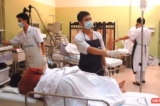 Bộ Y tế yêu cầu không được chuyển người bệnh đến các cơ sở khám chữa bệnh không phù hợp hoặc các cơ sở khám chữa bệnh tư nhân vì mục đích vụ lợi.