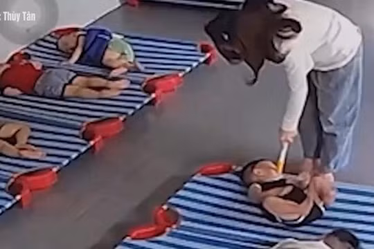 Bộ Y tế vào cuộc vụ bé 20 tháng tuổi bị bảo mẫu xách ngược đánh tới tấp