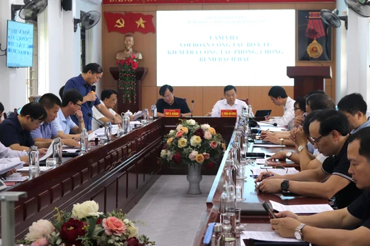 Đoàn công tác của Bộ Y tế làm việc với Ban chỉ đạo phòng, chống dịch tỉnh Điện Biên về hướng kiểm soát, ngăn chặn dịch lan rộng