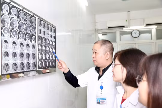 TS. Nguyễn Anh Tuấn - Trưởng Khoa Nội - Hồi sức thần kinh, Bệnh viện Hữu nghị Việt Đức.