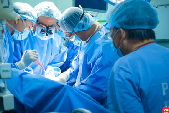 Bệnh viện Hữu nghị Việt Đức lập kỷ lục với 21 ca ghép tạng trong 6 ngày 