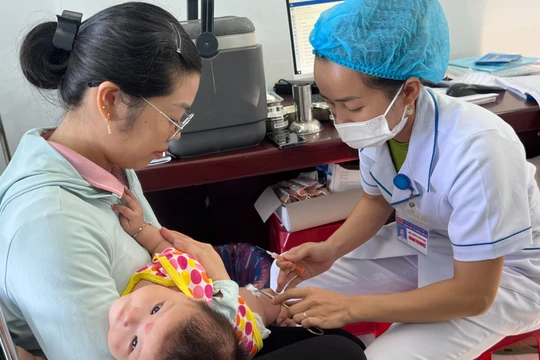 WHO và UNICEF cam kết tiếp tục hỗ trợ Việt Nam kiểm soát dịch sởi