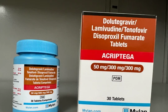 Nguy cơ thiếu thuốc điều trị HIV: WHO hỗ trợ khẩn, Bộ Y tế thúc đẩy việc đấu thầu mua thuốc