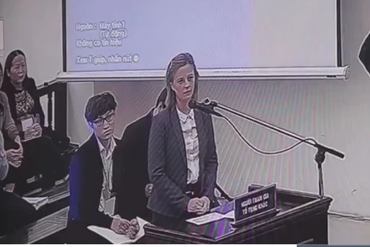Bà Kolmakova Ekaterina Valerievna - vợ Phạm Nhật Vũ trình bày trước tòa