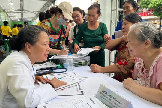 Ngày Dinh dưỡng cộng đồng: Nhiều người dân được khám và tư vấn miễn phí