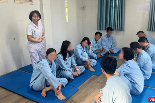 “Liệu pháp không lời”: Khi âm nhạc và hội họa chữa lành tổn thương tâm hồn