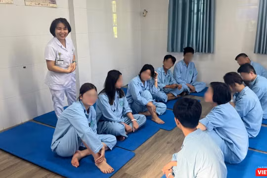 “Liệu pháp không lời”: Khi âm nhạc và hội họa chữa lành tổn thương tâm hồn