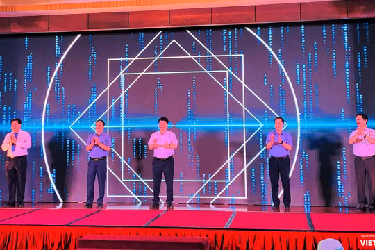 Nhấn nút khai trương Ngân hàng dữ liệu ngành dược