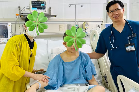 Nữ sinh bị lan can rơi trúng đầu hồi phục kỳ diệu: Báo động về an toàn trường học