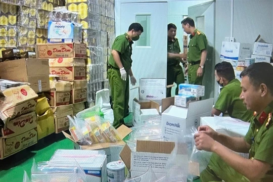 Bộ Y tế siết an toàn thực phẩm: Sửa luật, tăng phạt, truy tận gốc hàng giả